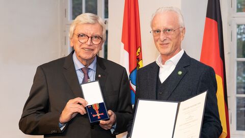 Auszeichnungen zu "75 Jahre Hessen"