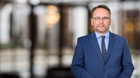 Portraitfoto von Timon Gremmels