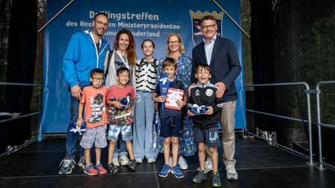 Ministerpräsident Rhein beim Drillingstreffen 2025