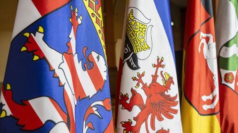 Die Regierungschefinnen und Regierungschefs der Länder haben sich in Berlin bei der Ministerpräsidentenkonferenz mit dem Bundeskanzler beraten.